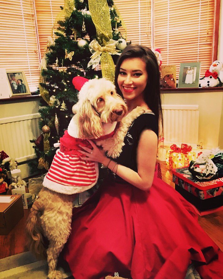 EmilyySharland's tweet photo. Merry Christmas!!🎄 https://t.co/1pwJvkknjY