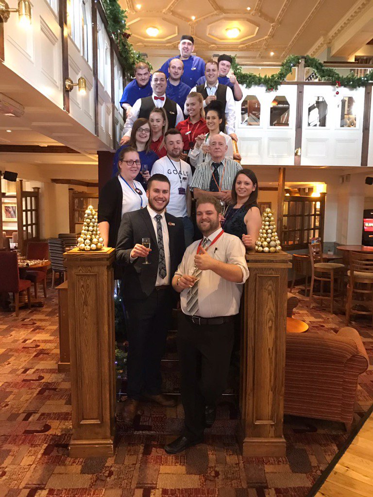 Merry Xmas from the Sparrow! #letssmashit #beatthatmumford! 😀 <a href="/SparrowBFayre/">Sparrow BrewersFayre</a> <a href="/WhitbreadGrigg/">Mark Grigg Whitbread</a>  <a href="/GuyMumford/">Guy Mumford</a>