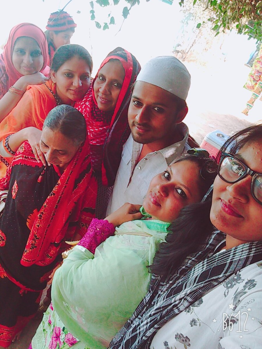 syedsyesha_'s tweet image. Enjoying my trip with family
#AMerryChristmas
Can a Christmas be more merrier than enjoying with family