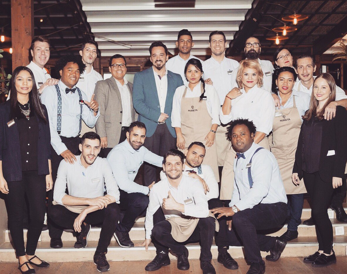 ¡Feliz Navidad a todos de parte del equipo de Marieta! Muchas gracias por vuestro apoyo ❤️
#MarietaCastellana #GrupoLarrumba