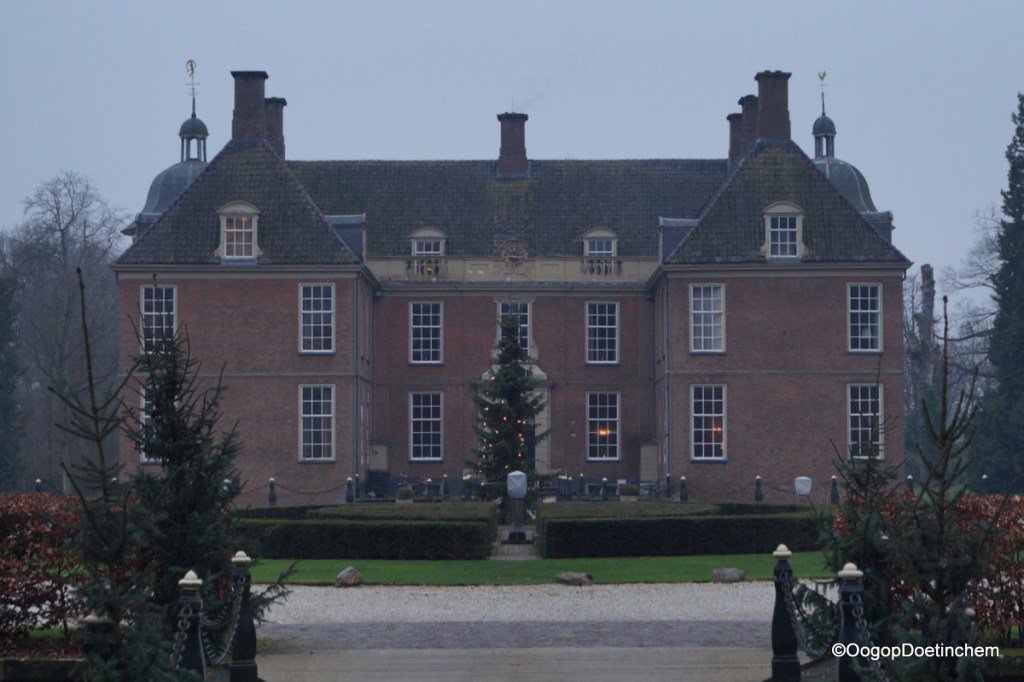 Kasteel Slangenburg in kerstsfeer oogopdoetinchem.nl/2016/12/25/kas…