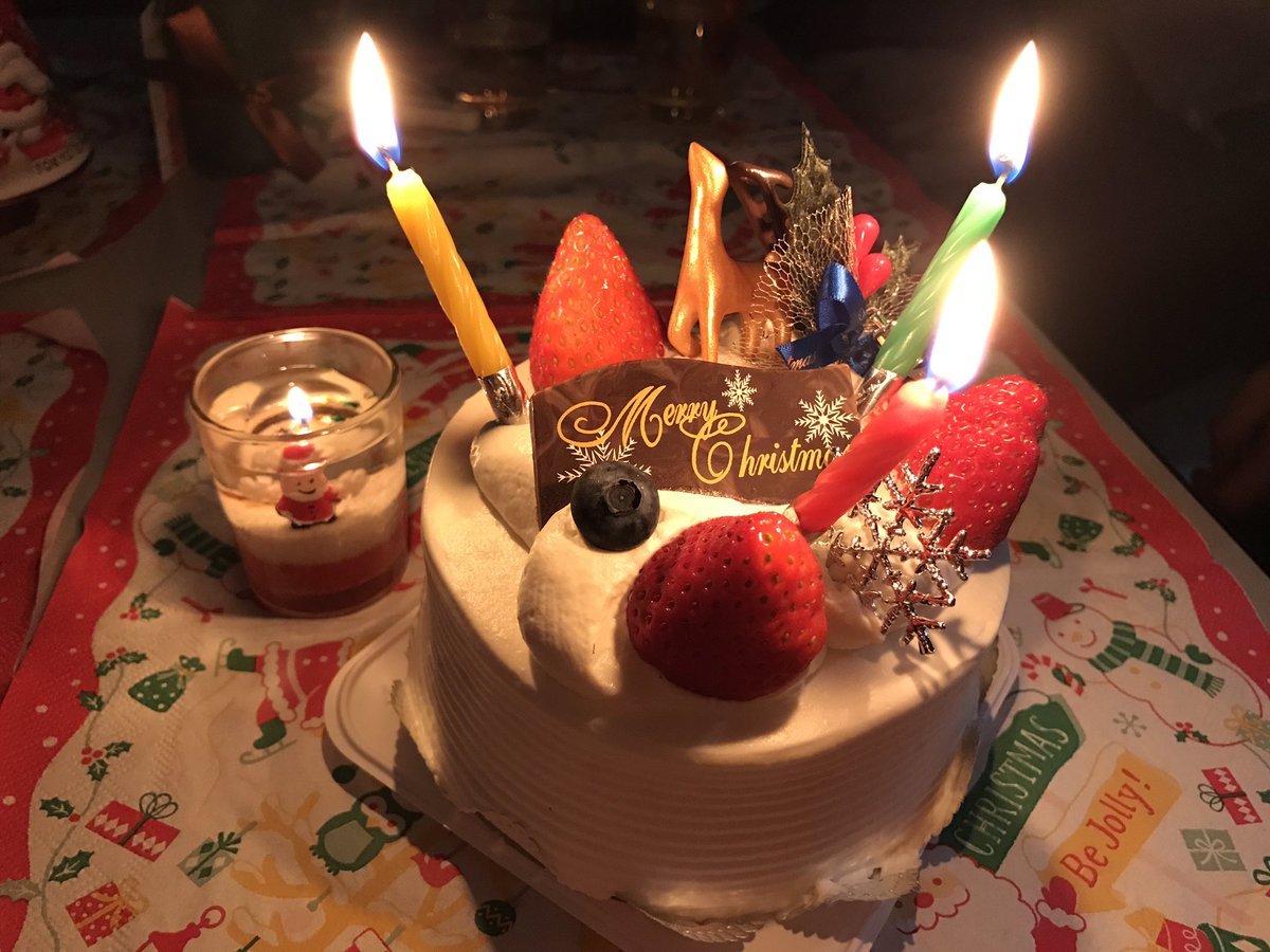 須賀ヒカリ V Twitter Sugar Rose 阿佐ヶ谷にある美味しいケーキ屋さん 相方のローソクのさし方に笑ってしまいました笑 絶品 おいしい ケーキ Merry Christmas Cake ホールケーキ ショートケーキ ロウソク 苺 クリスマス クリスマス ケーキ T Co