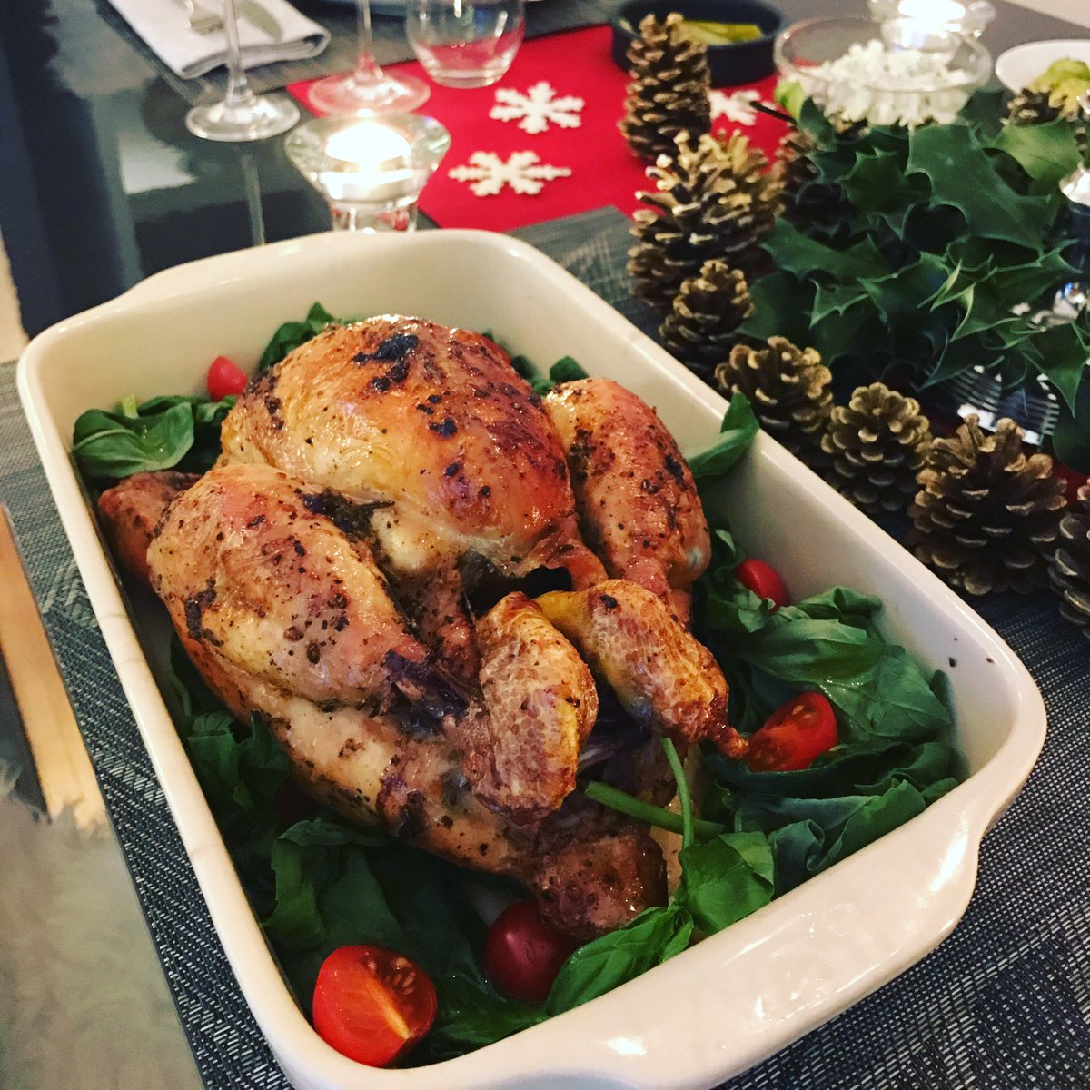A_Foodies's tweet photo. #chicken stuffed with #garlic, #lemon. Baked. #aspiringfoodies https://t.co/f54xyDhsU3
