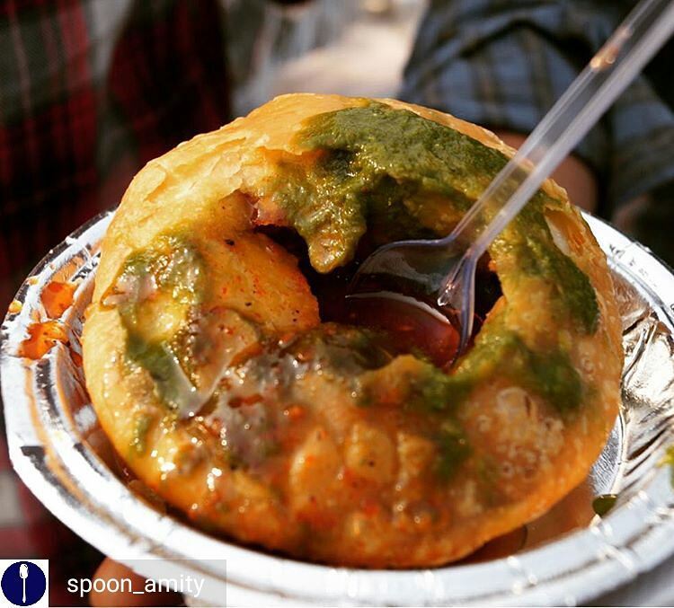 Via <a href="/spoon_amity/">Spoon Amity</a> -  Super delicious Pyaar Kachori from Rajasthan 😍❤️
Don't miss on this re… ift.tt/2i7e3VC