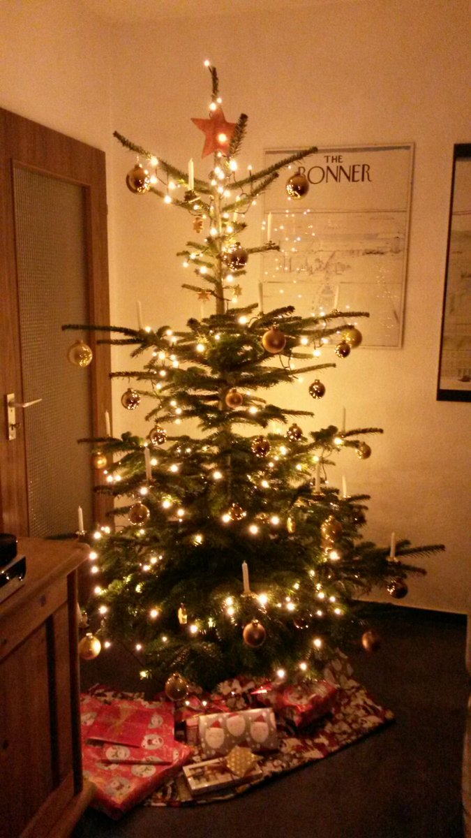 Newmithegreat's tweet photo. Frohe Weihnachten an alle.
Merry Christmas everyone. https://t.co/axYoqvxUzX
