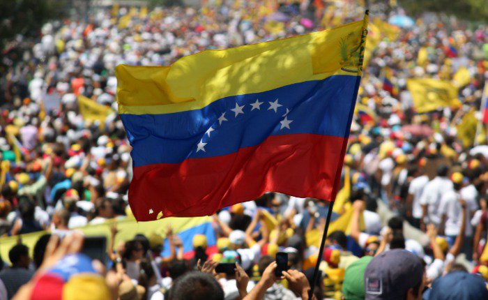 NTN24ve's tweet photo. En su mensaje navideño el Papa Francisco le pide a Venezuela “valentía” para construir un futuro de esperanza https://t.co/3Csja4MS6d https://t.co/sM4kx81KsF