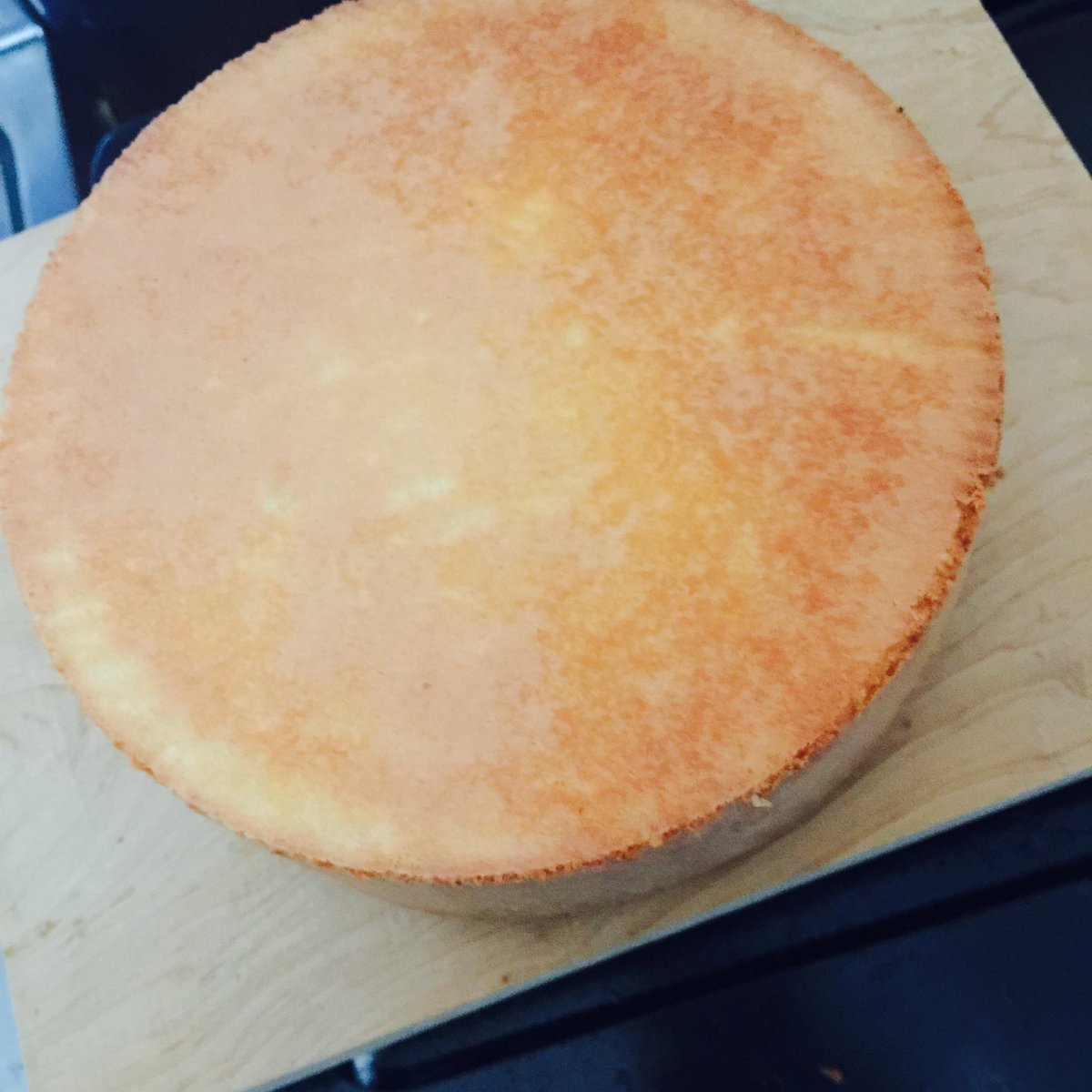 m0617BobYellow's tweet photo. ケーキ作り楽しかったよ🍰

作ると言った時のみんなの反応が忘れられません。

😨←こっちの反応 https://t.co/4fc7Jq7ZvF