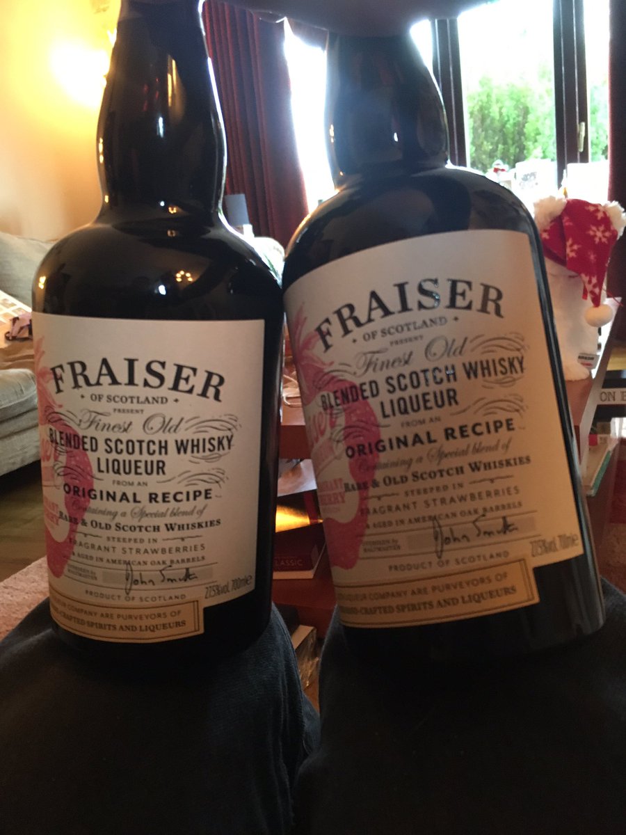 It would seem all the Surgenors have been suckered by @fraiserliqueur fab salesmanship at #Foodies & #GoodFoodShow this year 🌚😂🎁🙌🏻