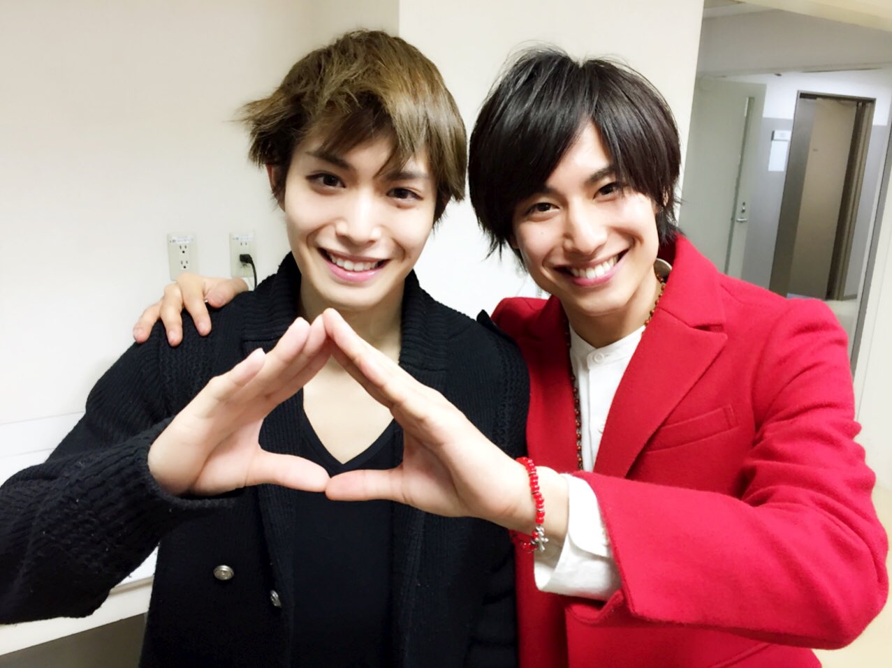 橋本真一 No Twitter 3rd六角観てきました いろんな想いが溢れた いろんな事を想い出した 高木くんがいっちゃんで良かった とても懐かしくて とても幸せな気分になった やっぱり僕は六角というチームが大好きだ 昔も今もこれからも