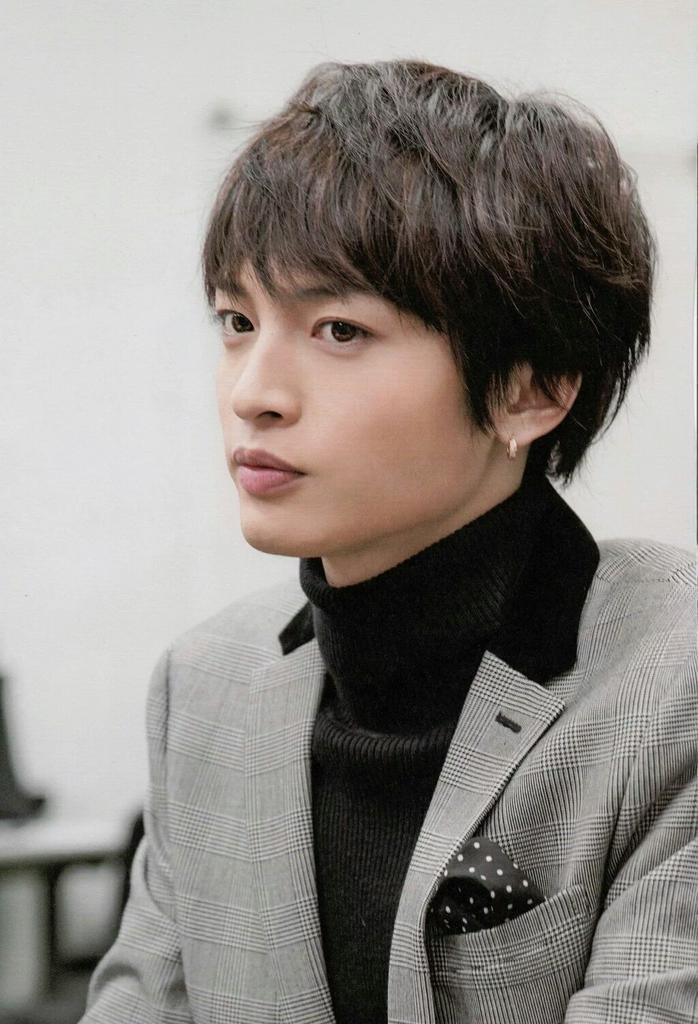 山崎賢人さん新田真剣佑さんが実際に付けているピアスです