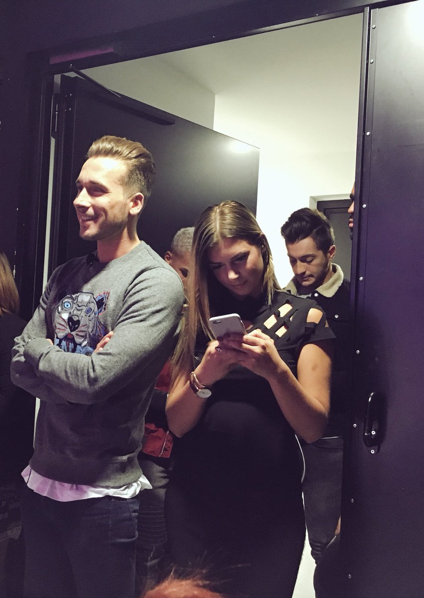 JeffLang2VIP's tweet photo. Ptit 🎁 de Noël pour les fans de @JulienSS10 @Dreamzstory et @Maevamzoff 😉 photo inédite dans les coulisses des #24hTVR 🎬 https://t.co/Zb9SZdJH7i
