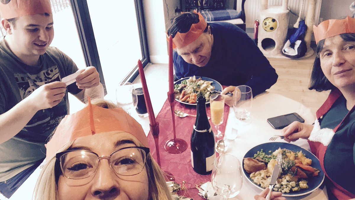 Rhian182's tweet photo. Merry Christmas from the Berryman household 🎄So lucky to be with this bunch today ❤ https://t.co/HrZHQCLFTQ