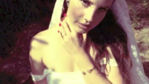 AnimaCruciaris's tweet image. ❛I almost married, did you knew?❜