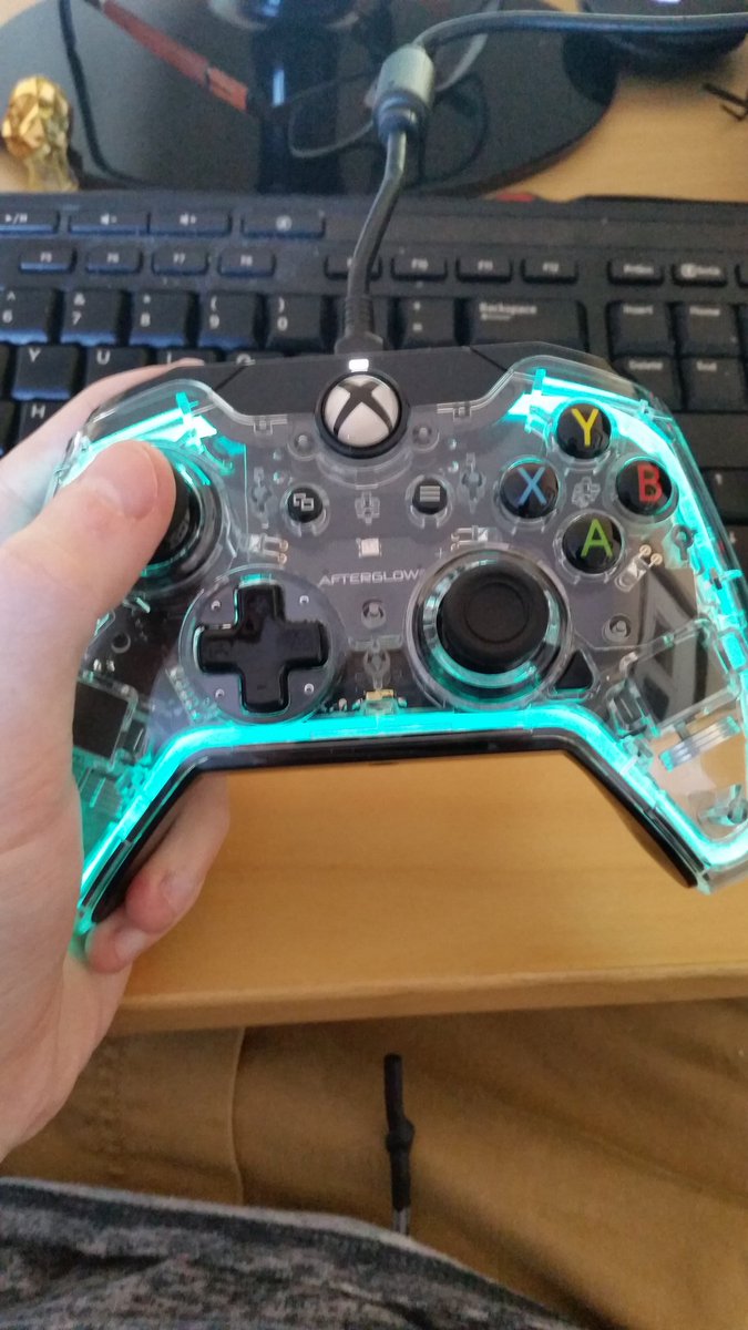 Abstractalex On Twitter Parents Got Me This Awesome Xbox One Afterglow Controller Guess I M Making Swordburst2 Controller Compatible - roblox swordburst 2 xbox controls