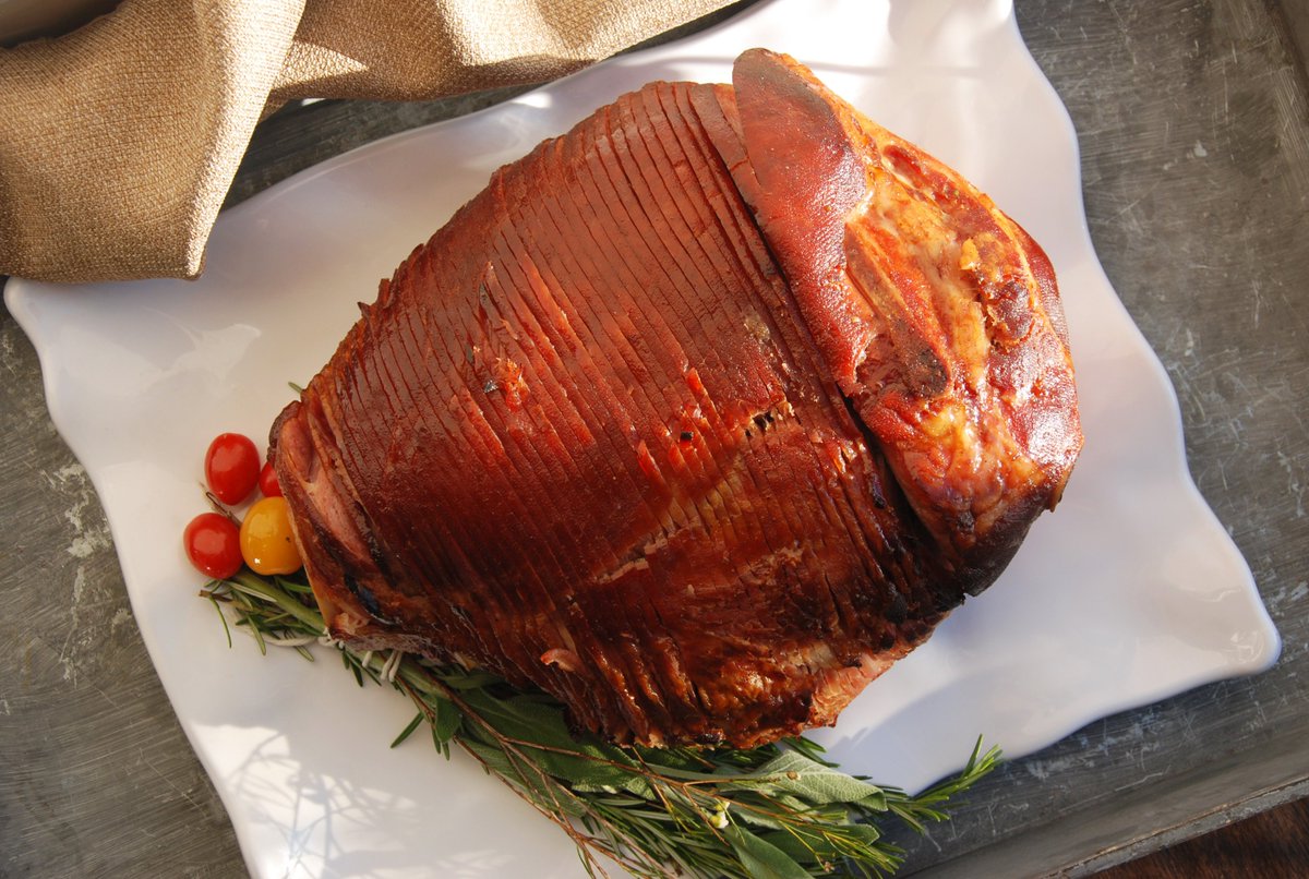 Merry Christmas from Amphora Catering! 🎄 ow.ly/qqo73078pqN