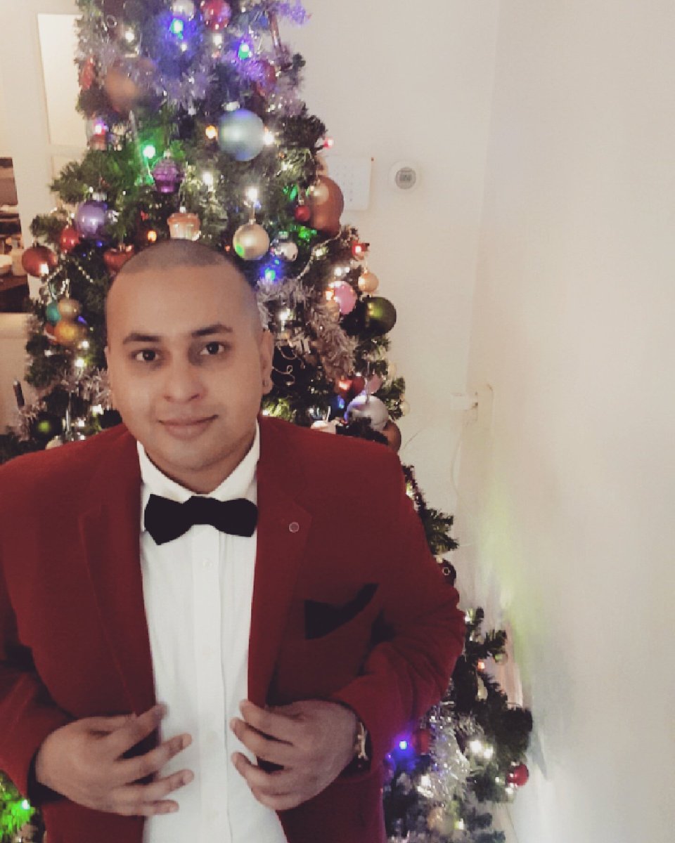 Merry X-Mas! 🔴⚪⚫🎄☃⛄ #TISH_IT_UP! #DJTISH #merryxmas #merrychristmas #xmas #xmass #christmas #suiteandtie