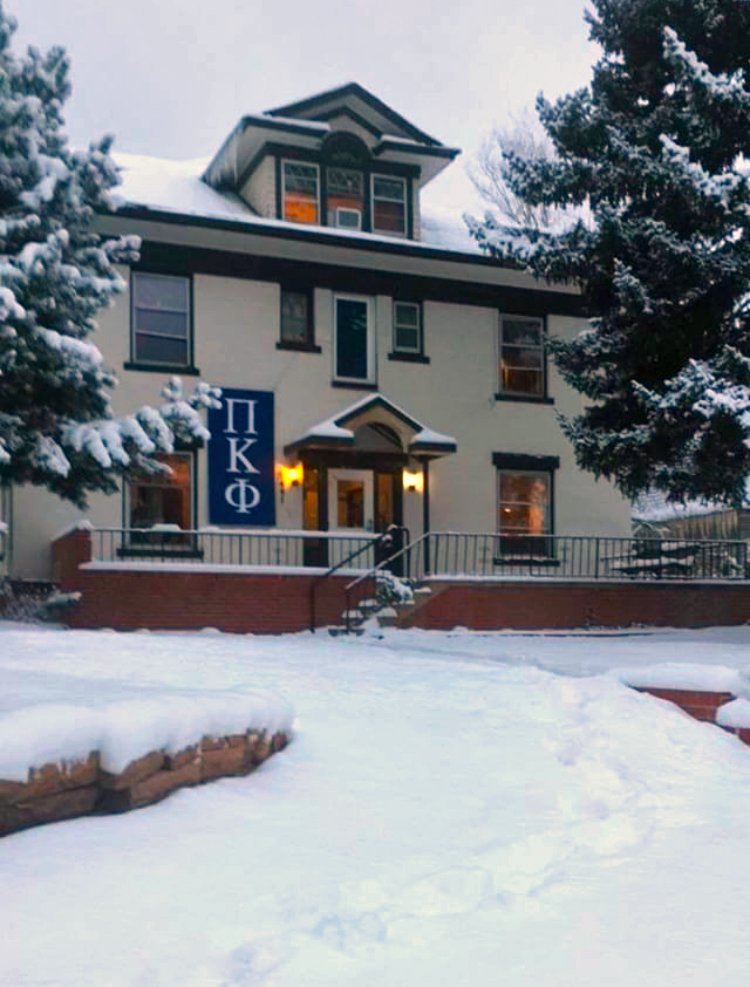 Rustiek Verstrikking Metalen lijn Pi Kappa Phi on Twitter: "The Eta Gamma (CU Boulder) chapter house is  looking cozy today. #scenicsunday #skobuffs #ΠΚΦ https://t.co/kgm96TUrBw" /  Twitter