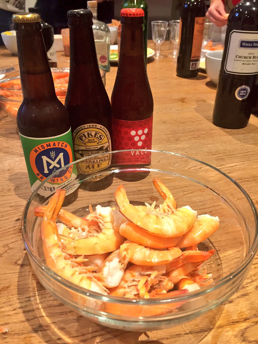 It's a proper South Aussie Xmas in London today! Bowls full of <a href="/SGkingprawns/">SpncrGulf KingPrawns</a>, washed down with <a href="/mismatchbrewing/">Mismatch Brewing Co.</a> <a href="/ValeBrewing/">Vale Brewing</a> <a href="/PikesBeerCo/">Pikes Beer Company</a>🇦🇺🎄