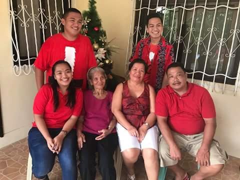 cerameclarisse2's tweet photo. Merry Christmas 😍 Family 💖 #Treasure #RedGaming ❤ https://t.co/IFRnBrDiCL