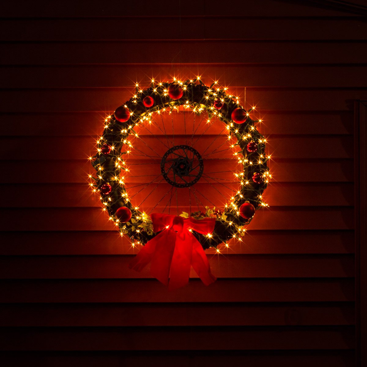 TrekBikes's tweet photo. Happy Christmas, riders! May your tires be fat and your lights be bright. https://t.co/0KybGMsMK6