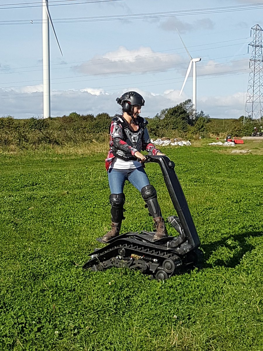 commando_force's tweet photo. Group OFFER Hovercraft, Buggies, Shredder and Pistols just £100pp.  Book now info@hoverforce.co.uk quote MINI WORX 
#stagdo #hendo #daysout https://t.co/SNIelWEAhw