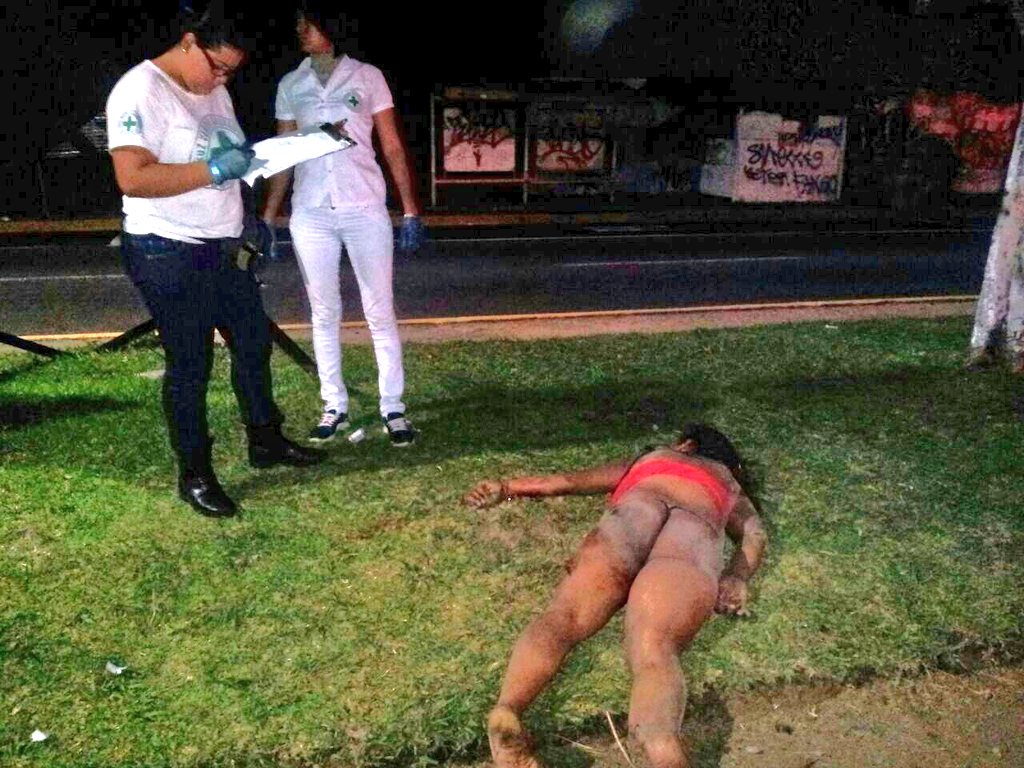 ElinformadorPD's tweet photo. Matan a travesti en accidente de transito vehículo lo arrollo en horas de la madrugada https://t.co/kfU14oc2Ae