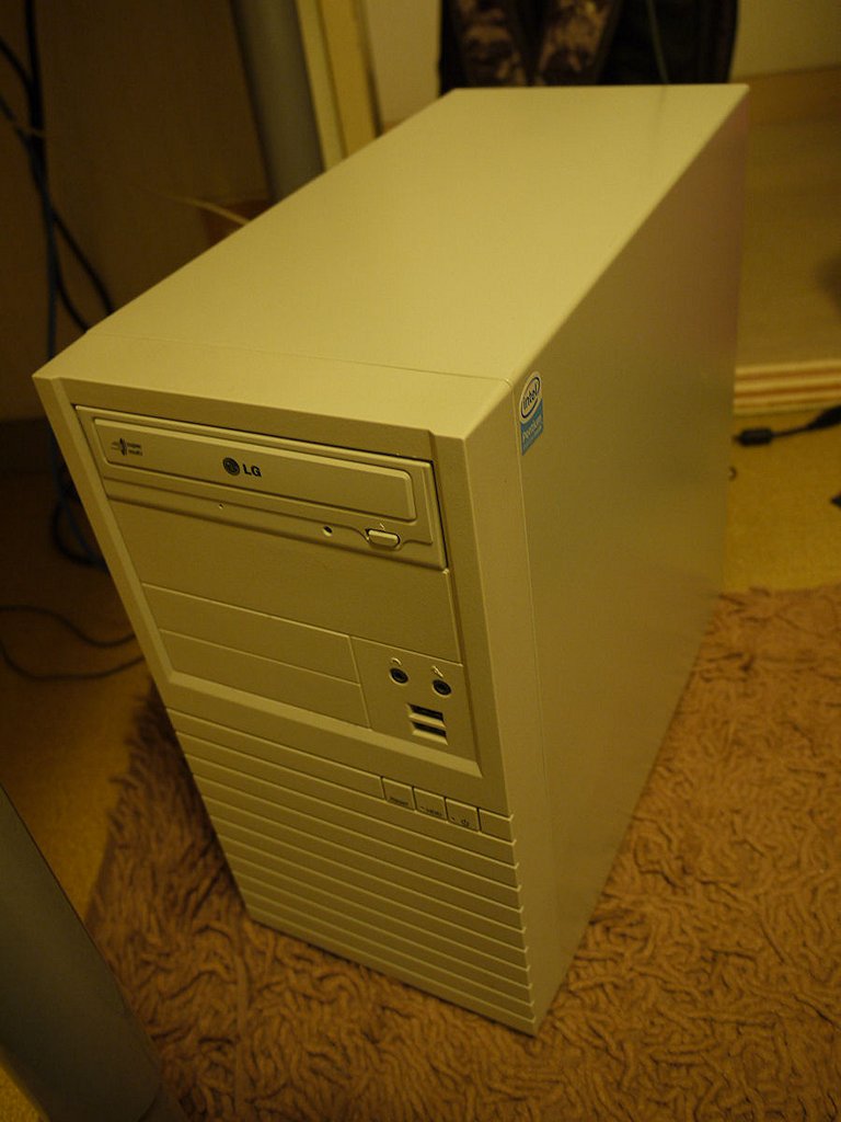 妹のために余り物で組んだ自作パソコンがわかるひとがみればモンスター過ぎる件について Togetter
