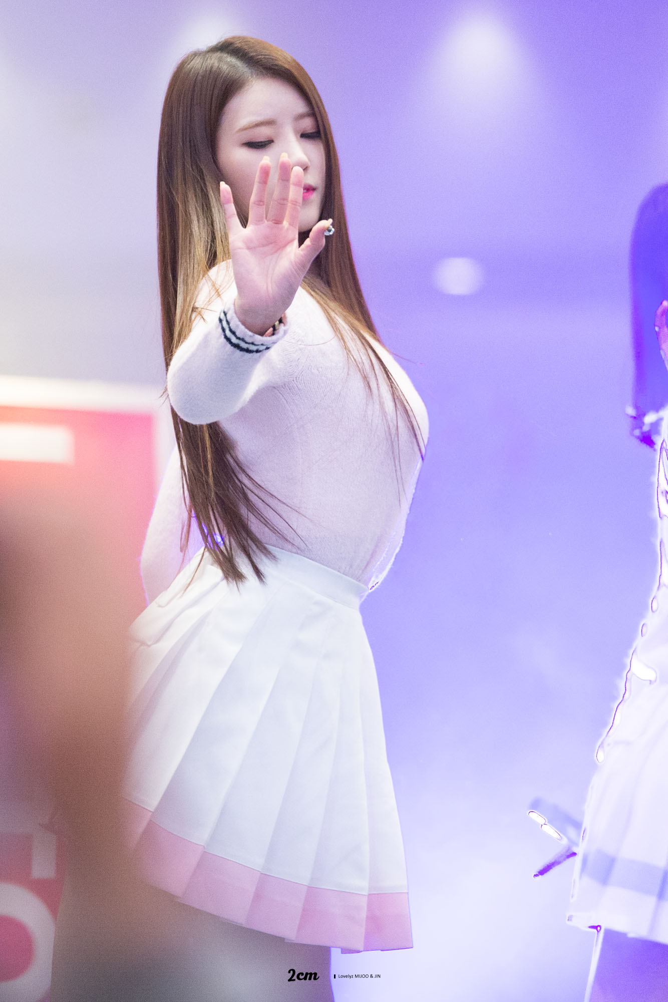 C0iMcATVEAMCWG2.jpg:orig