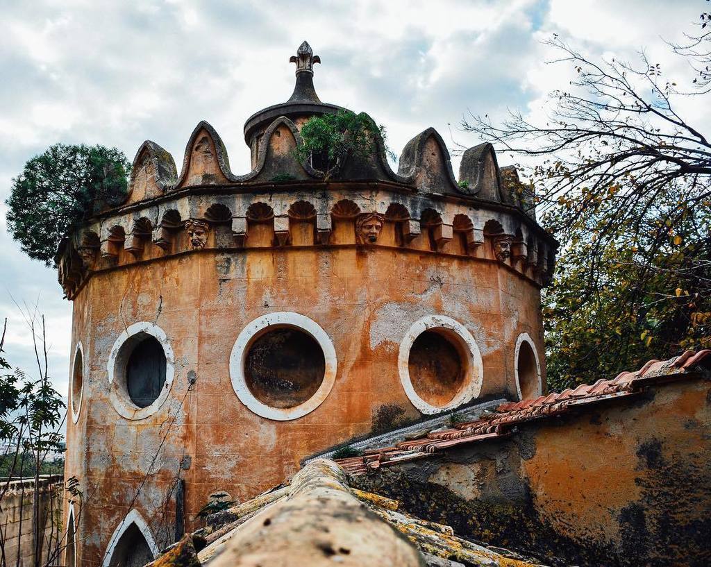 iAmParacelsus's tweet photo. You must know that in Palermo there are  TONS of hidden stuffs. You can find this in "Parc… https://t.co/YxnylzSS3m https://t.co/11kE7xrobo