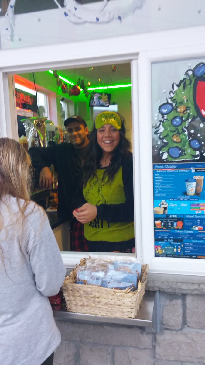 KMOS2010's tweet image. Christmas morning @dutchbrosaloha