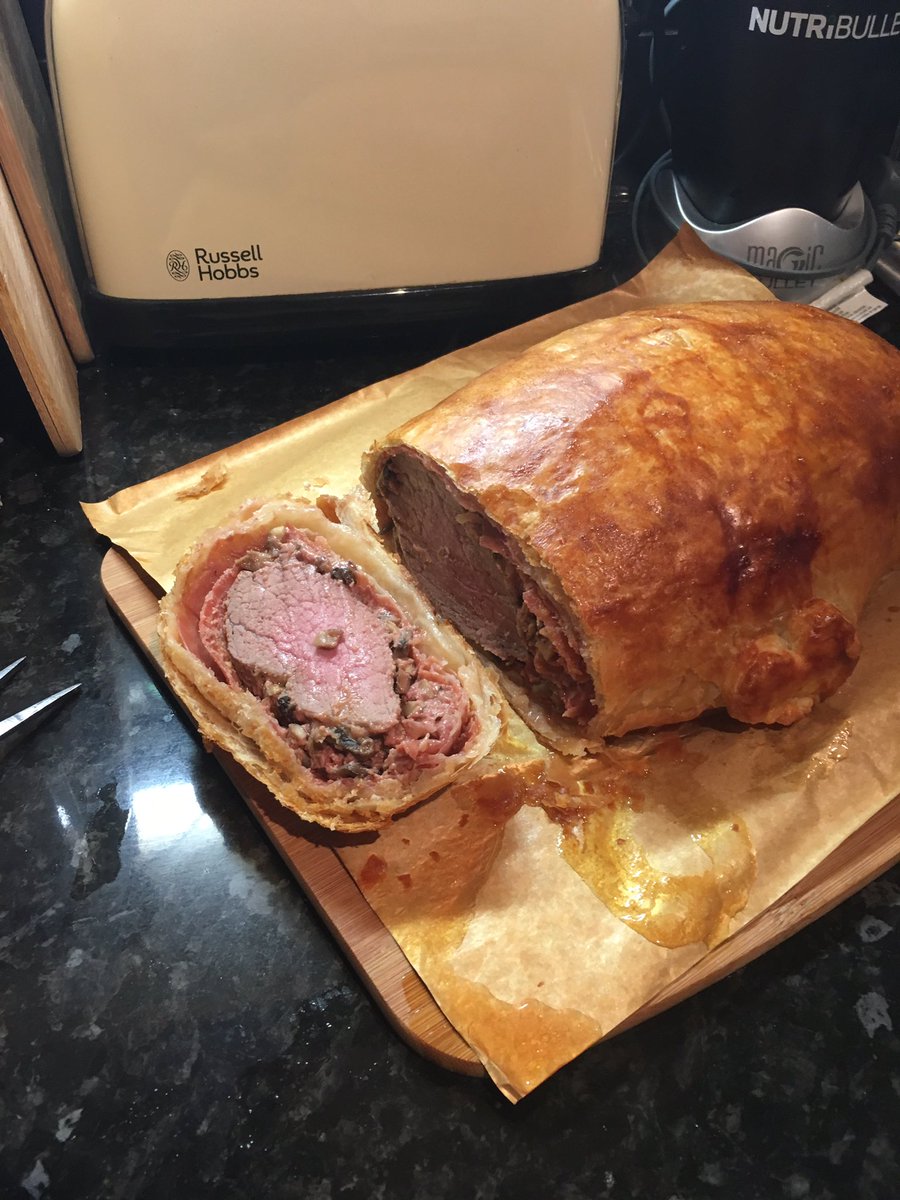 travelchick69's tweet photo. #beefwellington #shenailedit #notaturkeyinsight #familyxmas https://t.co/8qfyL7LKog