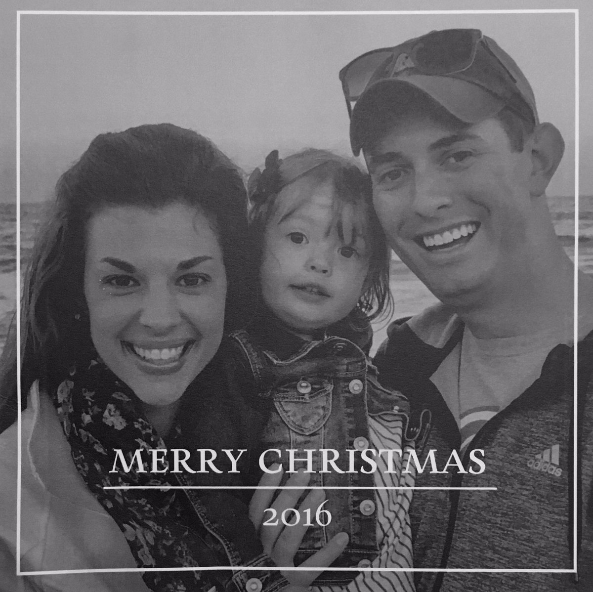 matthewroop's tweet photo. Merry Christmas!!  Love, the Roops https://t.co/hQOqFeVoV1