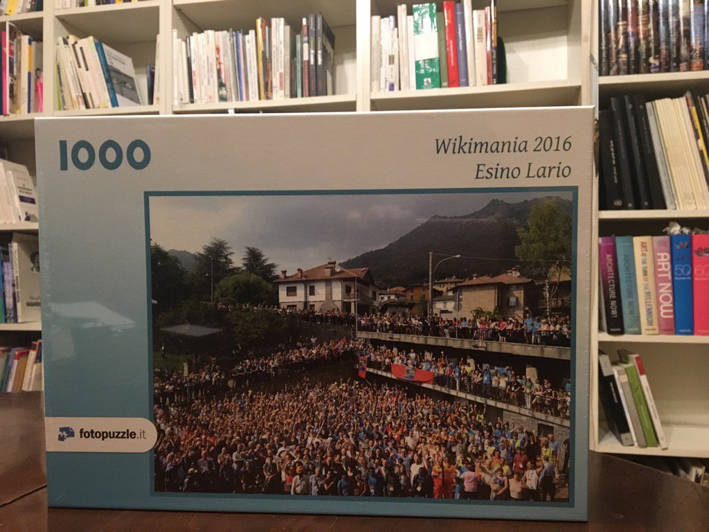 It was supposed to be a puzzle with 1368 pieces. And a happy post @wikimaniaesino Christmas.