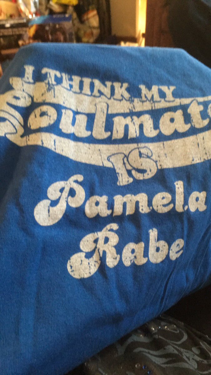 QueenB_82's tweet photo. Best gift ever!!!! #TeamFreak #PamRabe #Soulmates  #QueenPam https://t.co/28HirwbDX2