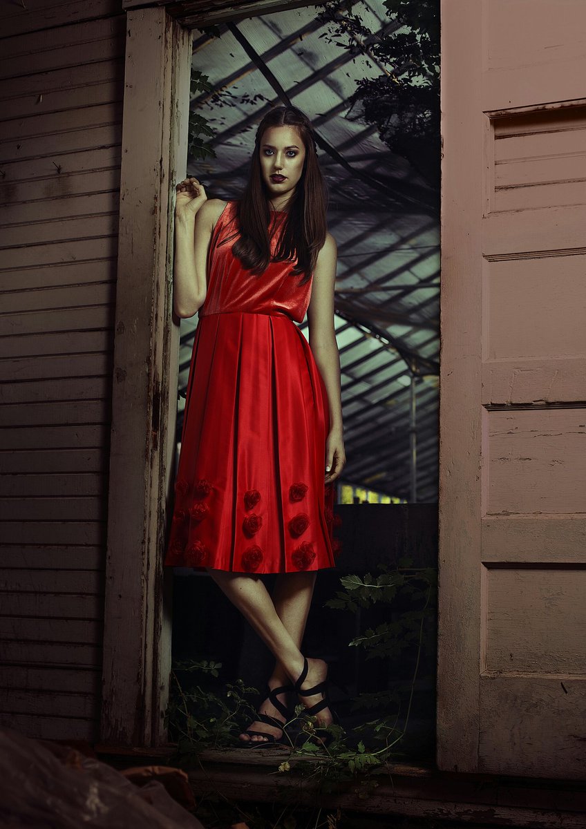 designerdanhta's tweet photo. Christmas morning photographed by Martin Tran and styled by Cameron Broomfield • Fall 2014

#christmas #fashion #red #dress https://t.co/tLDqdAlk0Y