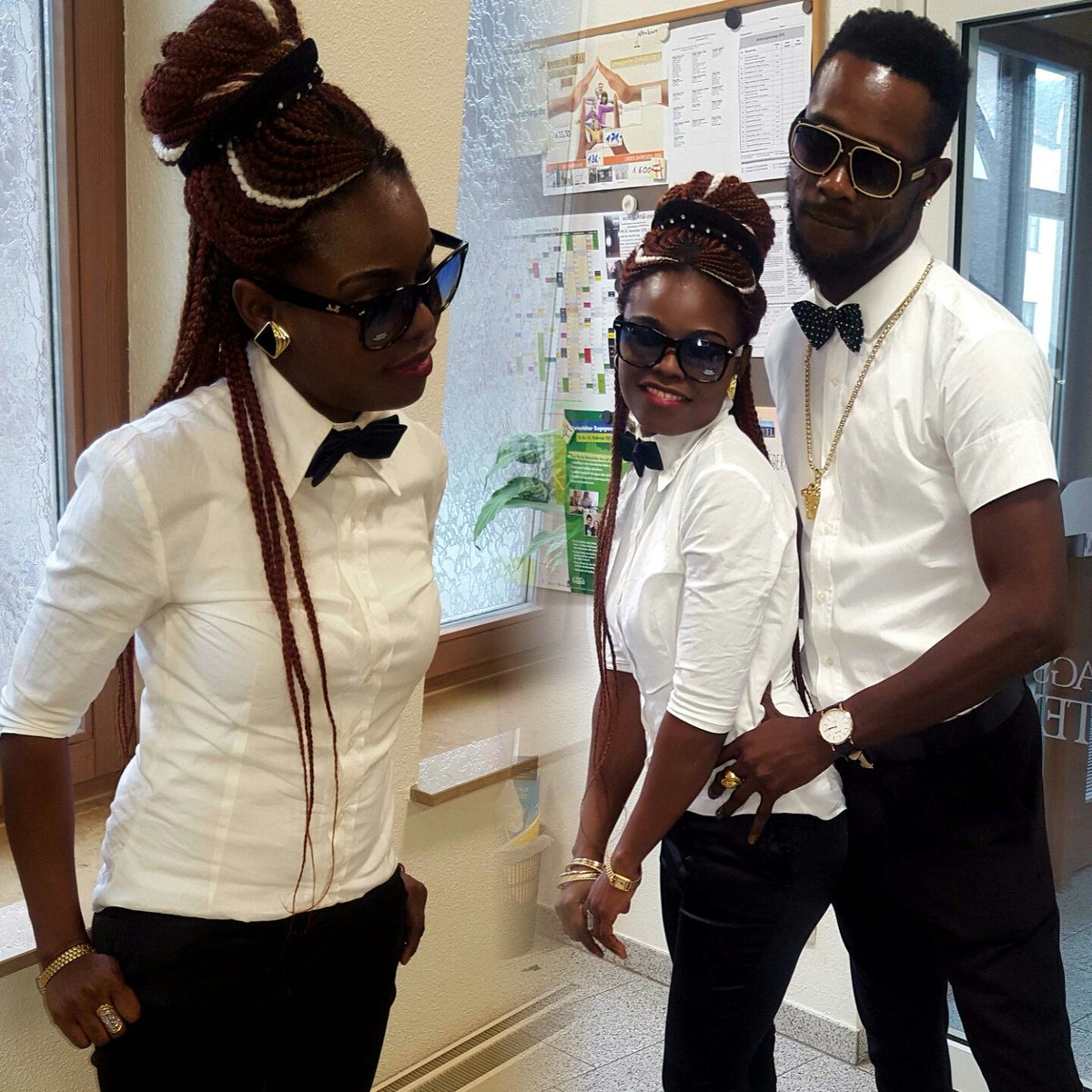 👑<a href="/king/">CROWN</a> Na king 
👑🎤📀🎤me and my sweet wife