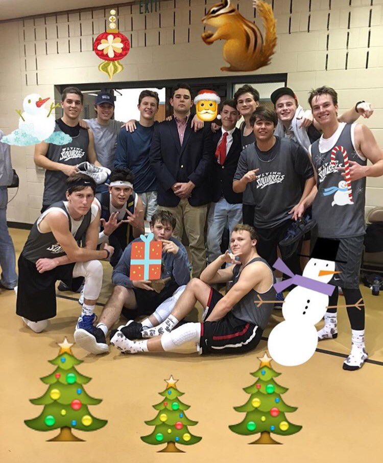 _FlyinSquirrels's tweet photo. From our family to yours Merry Christmas #SquirrelNation✈️🐿 https://t.co/xnAh428jyw