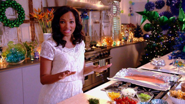 FoodNetworkSA's tweet image. Too full to eat more? We know you can watch more, though and @SibaMtongana makes it easy on #FestiveTable at 8pm!