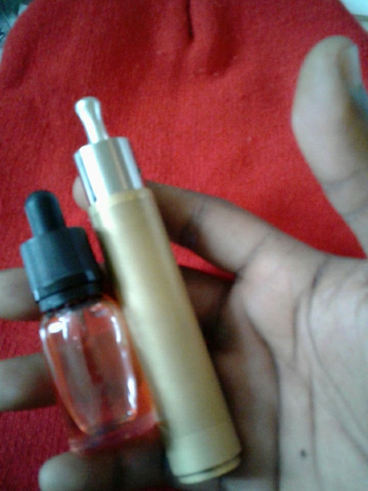 gunnclubmusic's tweet photo. Merry Christmas to all my vape heads #kickinitoldschool #vapenhiphop #classicvape #VapeProVari #vapedaily #VapeGod #vapecommunity https://t.co/sGgJ7l97Gh