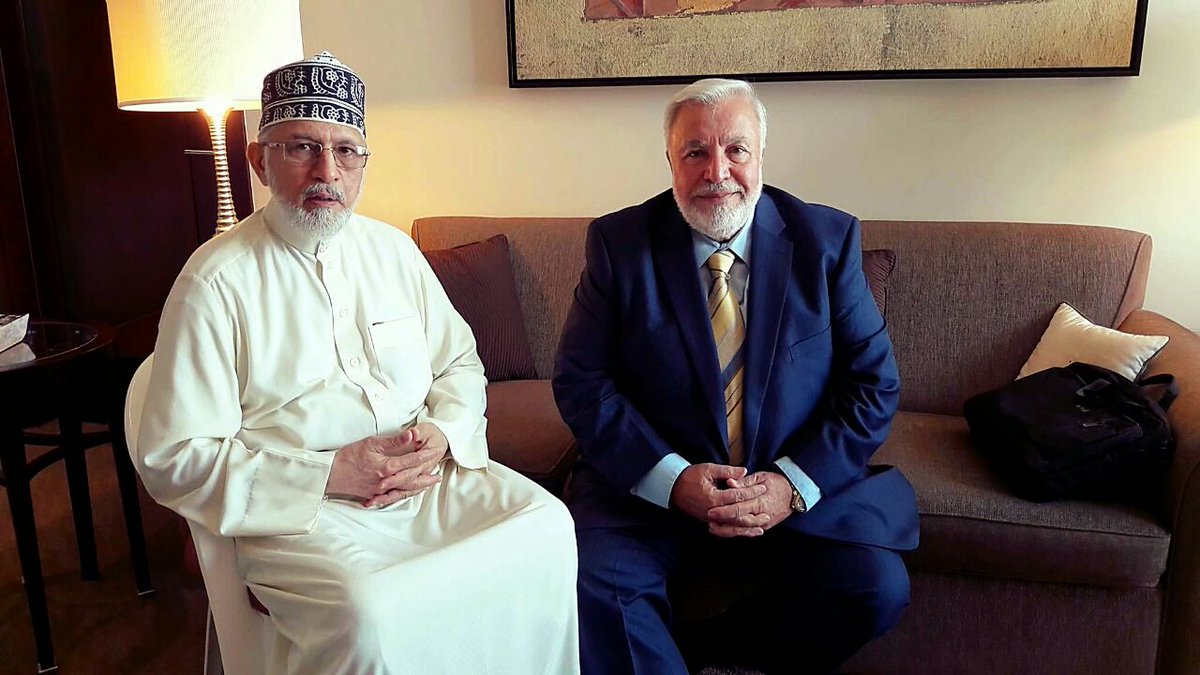 kajolmanshad's tweet photo. Dr. Safi Kaskas (Co-founder East West University Chicago) meets Dr. #TuQ/#DrQadri in Makkah. https://t.co/uuPIQFtgvS