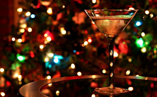 KoiBarSD's tweet image. Merry Christmas from Koi Bar &amp;amp; Lounge! We're OPEN for the Christmas Celebration &amp;amp; now offering a delicious seasonal apple-cocktail menu!