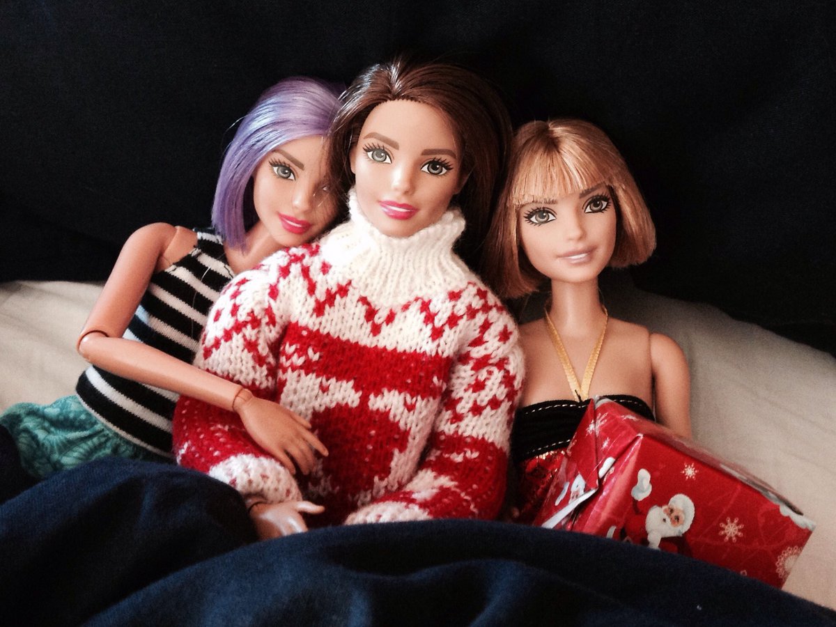 KendallClark19's tweet photo. #merrychristmas from Clark sisters! Another christmas with this girls! I hope there will be many more right by your side! 🎄🎁 #familytime https://t.co/viVDNFRhWG