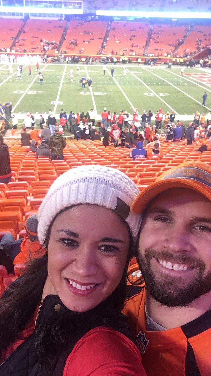 steph_evans11's tweet photo. Husbands wedding gift #ChiefsKingdom https://t.co/5dl4uohA3c