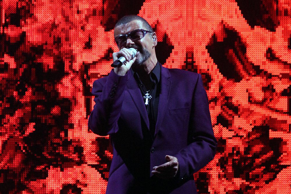 ChronicleLive's tweet photo. RIP George Michael: 1963-2016. An incredible talent. Here he is at Newcastle Arena, 2012. https://t.co/p8XZlOhiGs