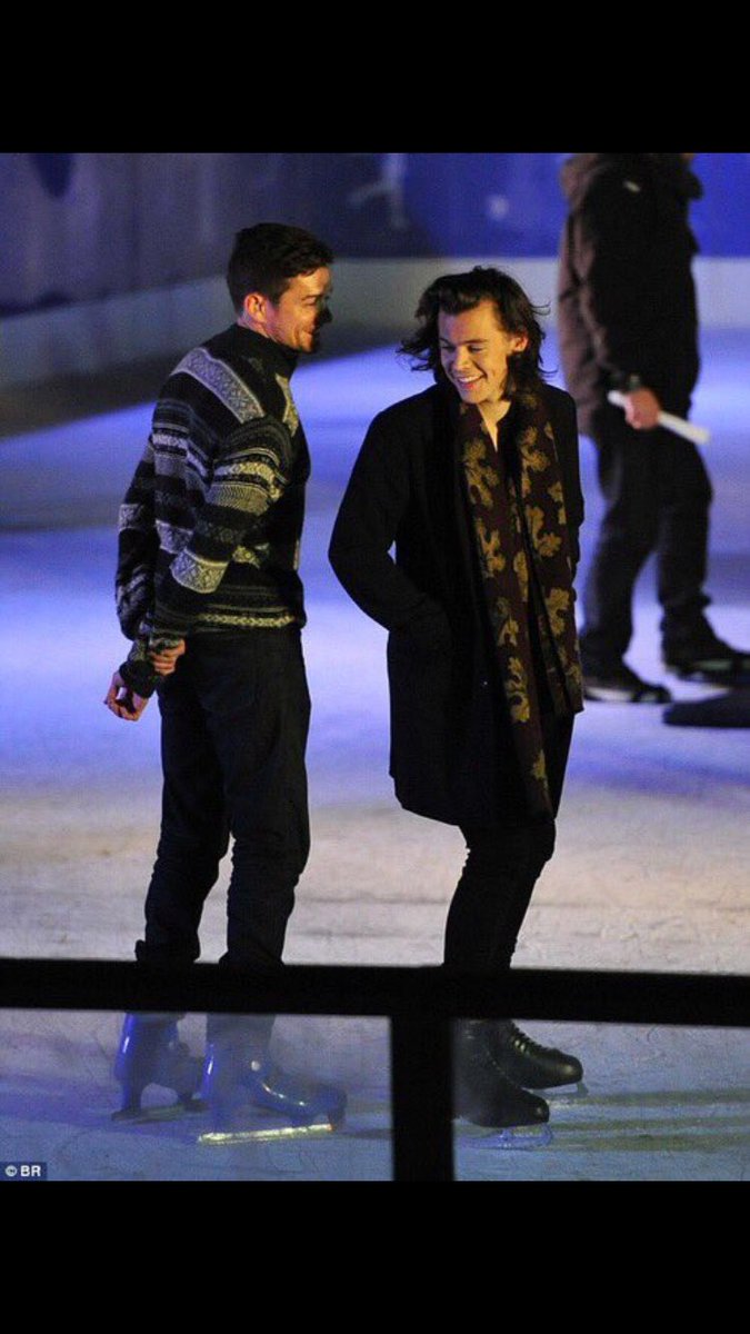 fkinyoi's tweet photo. Harry!!! On Ice https://t.co/hFSy1kFMKZ