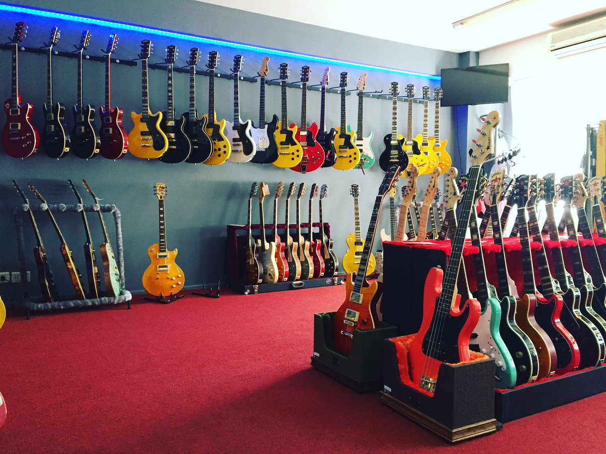 sovietcustom's tweet image. #guitarrassovietcustom #bajossovietcustom #sovietcustomshop #luthierargentina #instrumentosmusicalesargentina #guitarrasjazz #guitarrasrock