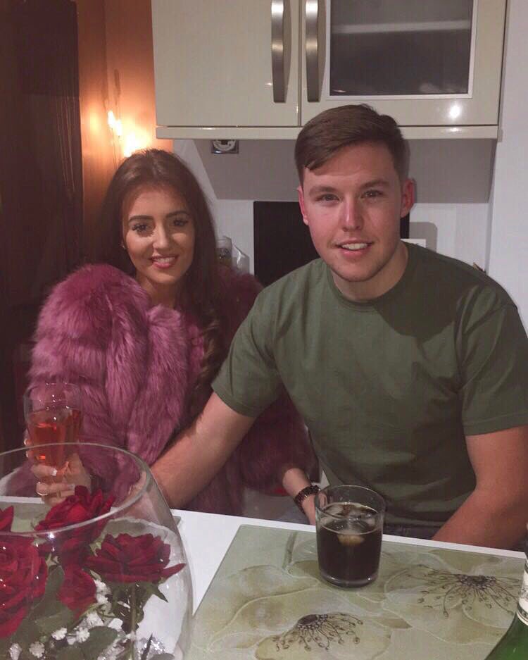 jakepoole888's tweet photo. All the best everyone 🎅🏽🥂🥂 https://t.co/JLOj9QW2VM