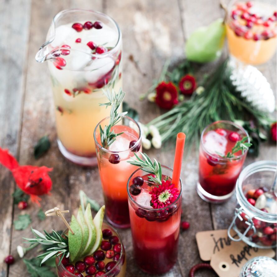 drinkvery's tweet photo. I brindisi migliori sono quelli fatti insieme alle persone che ami.
Auguri di Buon Natale da drinkvery!
https://t.co/wMY31wI0bR https://t.co/qyFHPd382j