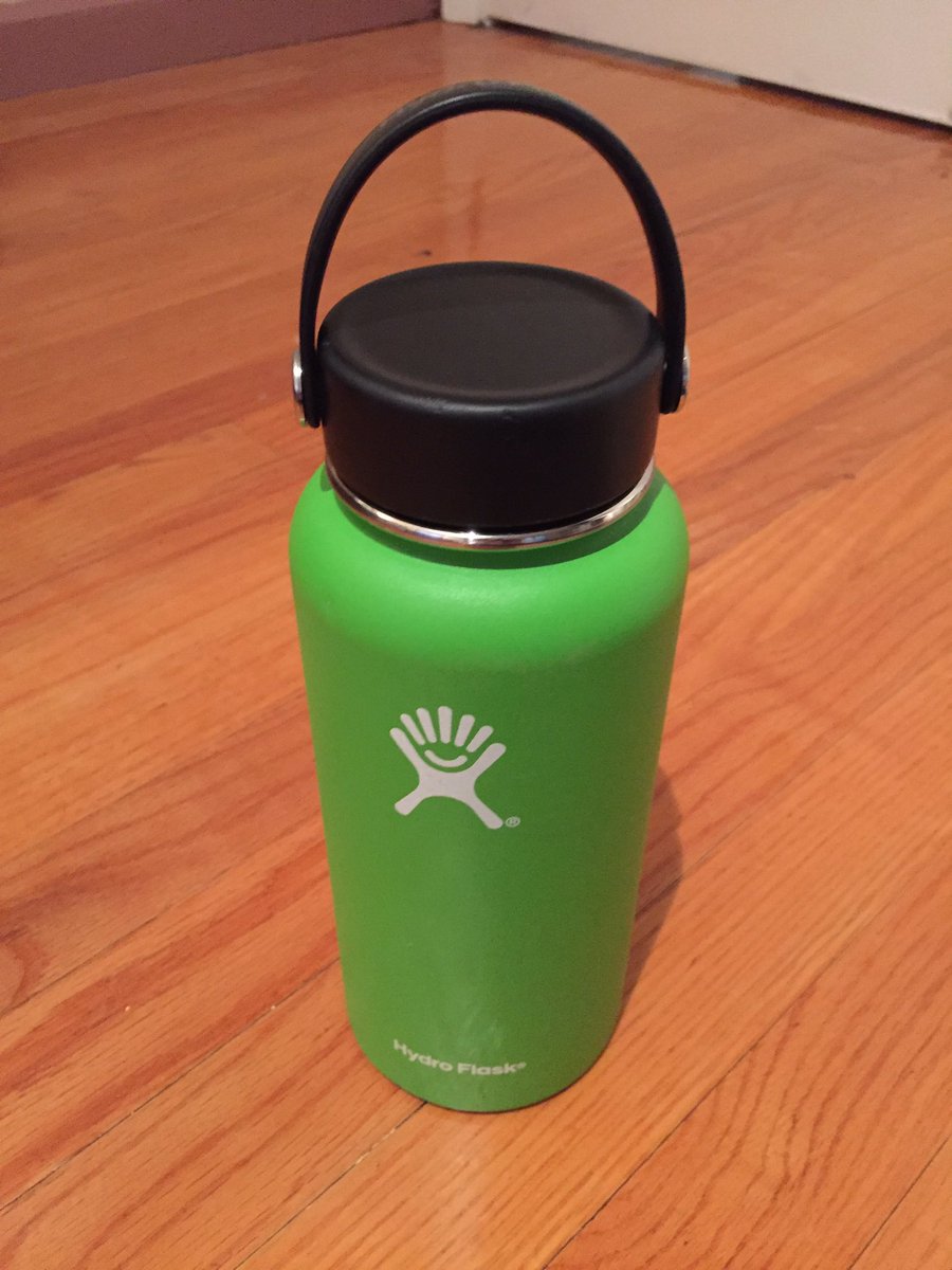 Amy_Leedham's tweet image. Fun fact: the @HydroFlask with the handle also makes for a good kettle bell replacement #rehab #HomeForTheHolidays #workouthack