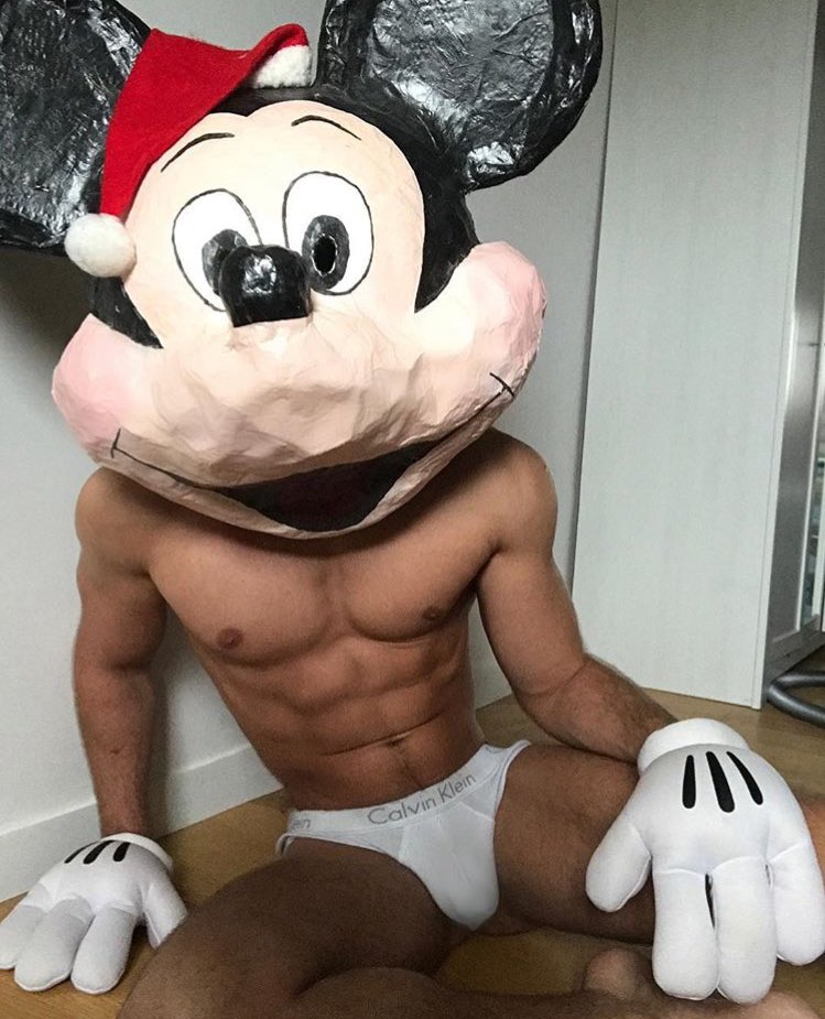 DJ4LUSH's tweet photo. Merry Christmas from Dickey Mouse 🎅🏻😏 https://t.co/gb150k8a6q